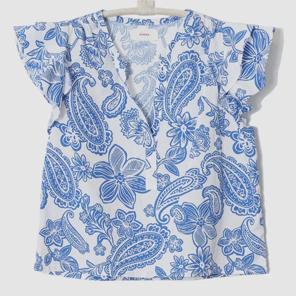XiRENA Blue and White Ruffled Blouse